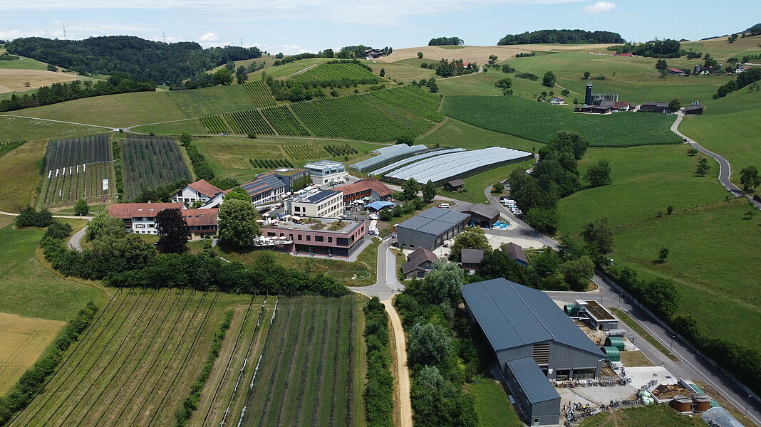 Dronenaufnahme des FiBL Campus in Frick.